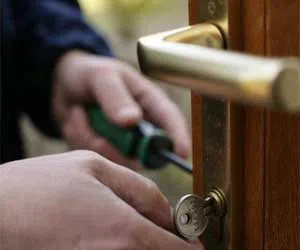 Lock Safe Services Norfolk, VA 757-819-0919 - lock-change